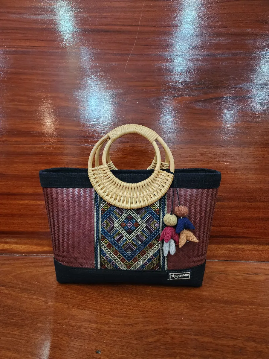 Buy Kutchi Leather Craft Products online | Traditional handmade Kutchi bags